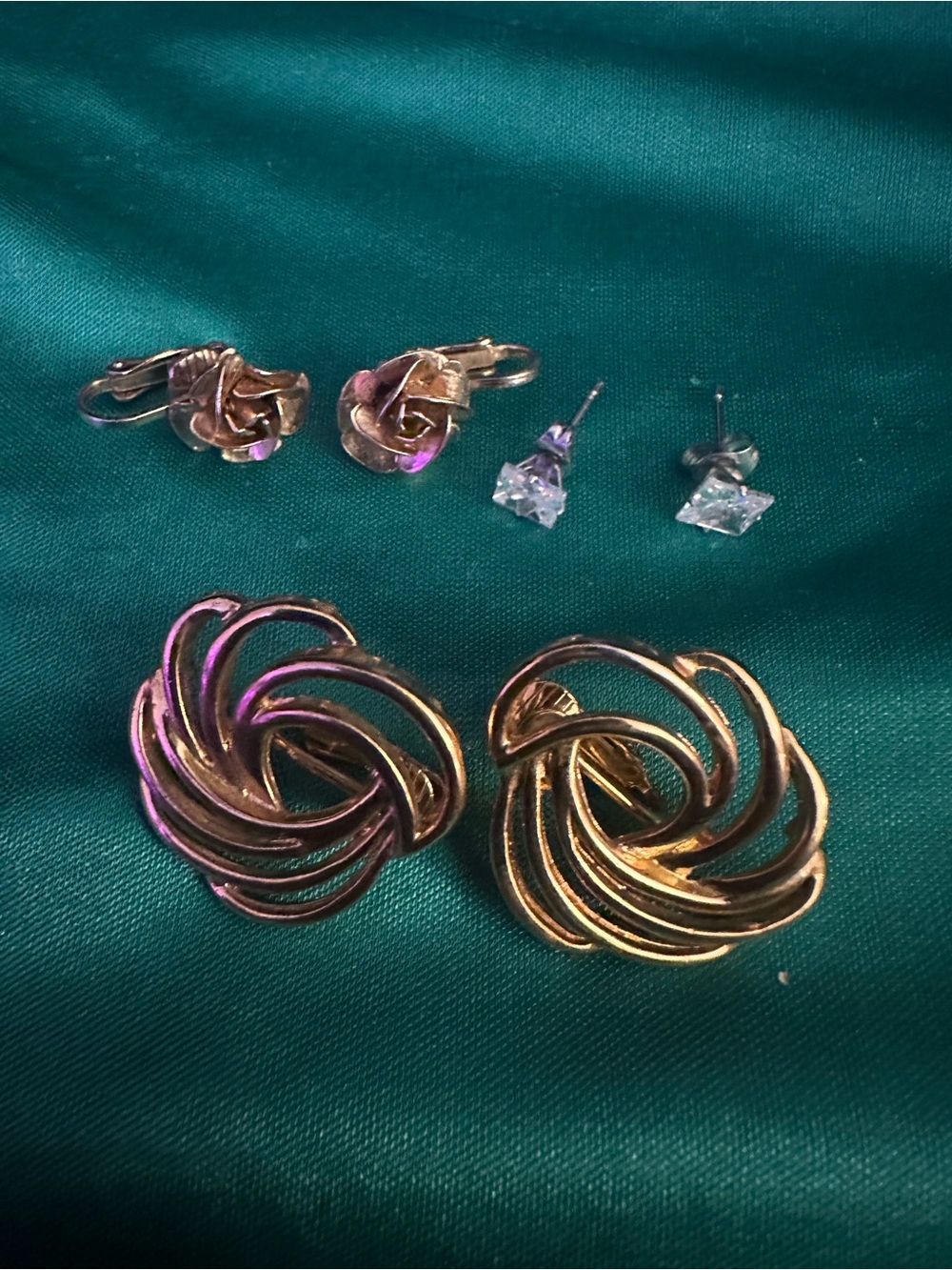 3 sets of earrings assorted